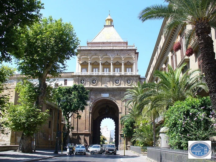 Die Porta Nuova in Palermo