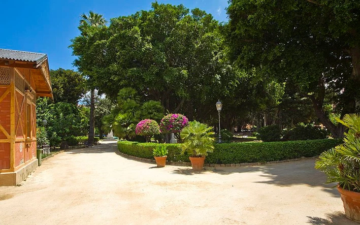 The entrance area in Giardino Garibaldi Park