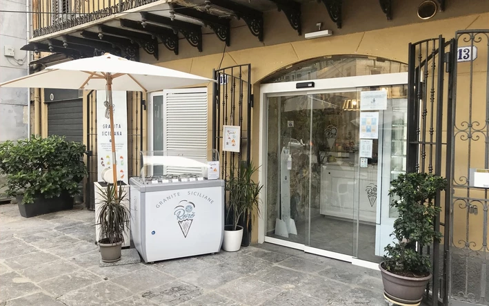 The Roro Gelateria in Piazza Marina next to the Giardino Garibaldi