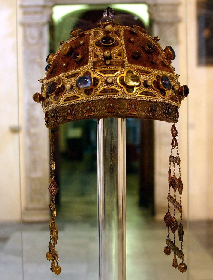 Krone von Konstanze von Aragon