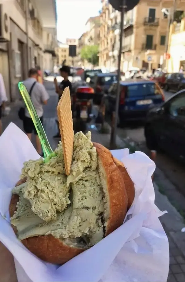 Milk roll with pistachio ice cream