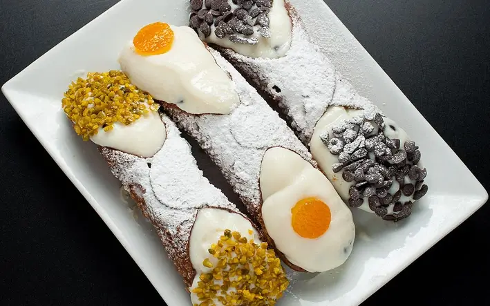 Fried Sicilian pastry with ricotta filling