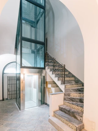 View of the lift at BnB Dolcevita