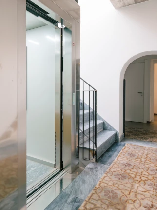 The open lift at BnB Dolcevita Palermo