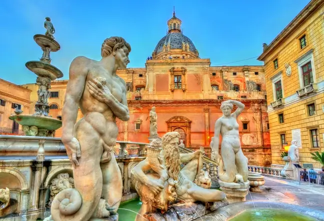 One of the four basins with statues on the first level of the Fontana Pretoria