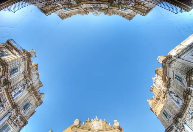 The Quattro Canti from a 360 degree frog's perspective