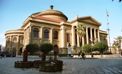 Front view of the Teatro Massimo in Palermo